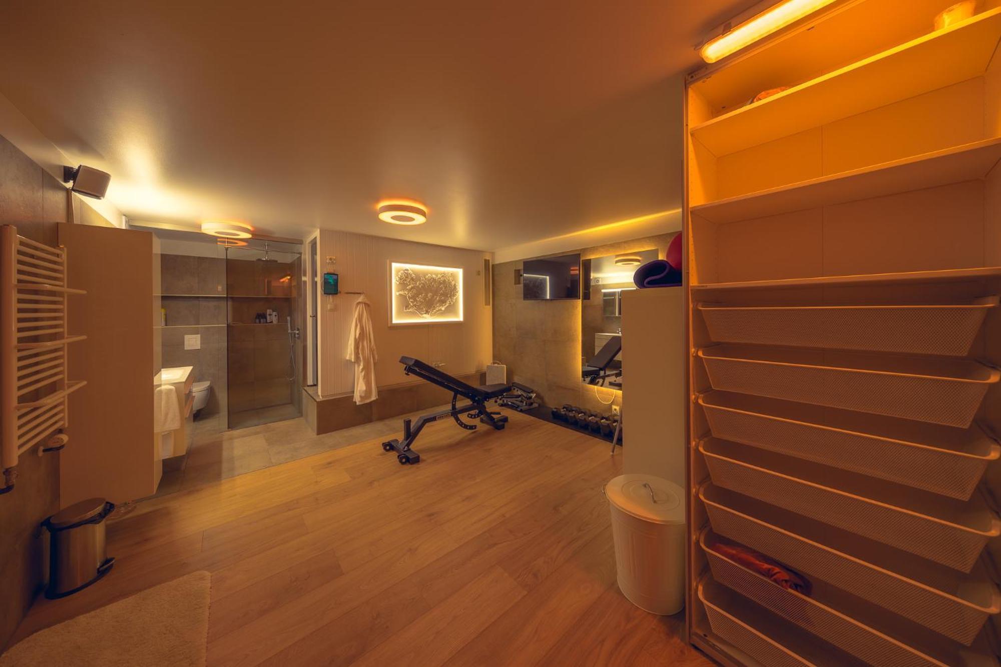 Smart Luxury - Private Gym, Hot Tub & Sauna Keflavik Bagian luar foto