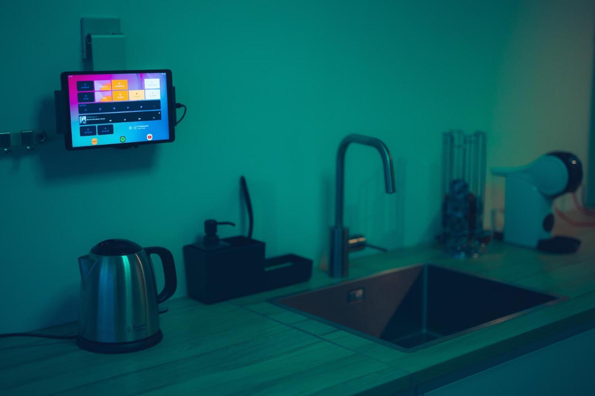 Smart Luxury - Private Gym, Hot Tub & Sauna Keflavik Bagian luar foto