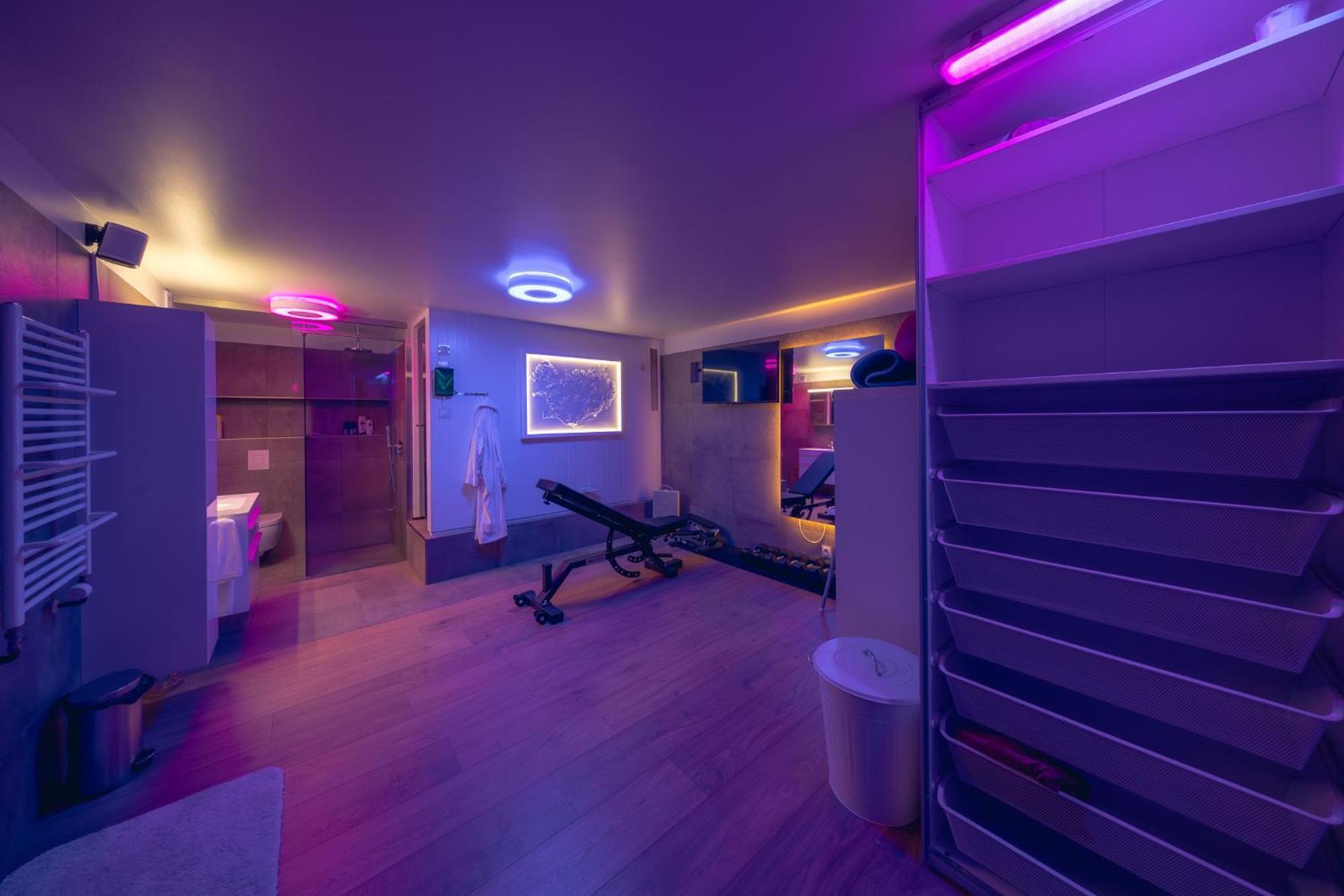 Smart Luxury - Private Gym, Hot Tub & Sauna Keflavik Bagian luar foto