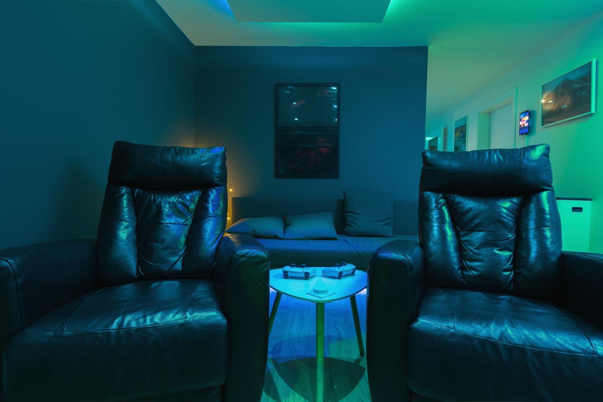 Smart Luxury - Private Gym, Hot Tub & Sauna Keflavik Bagian luar foto