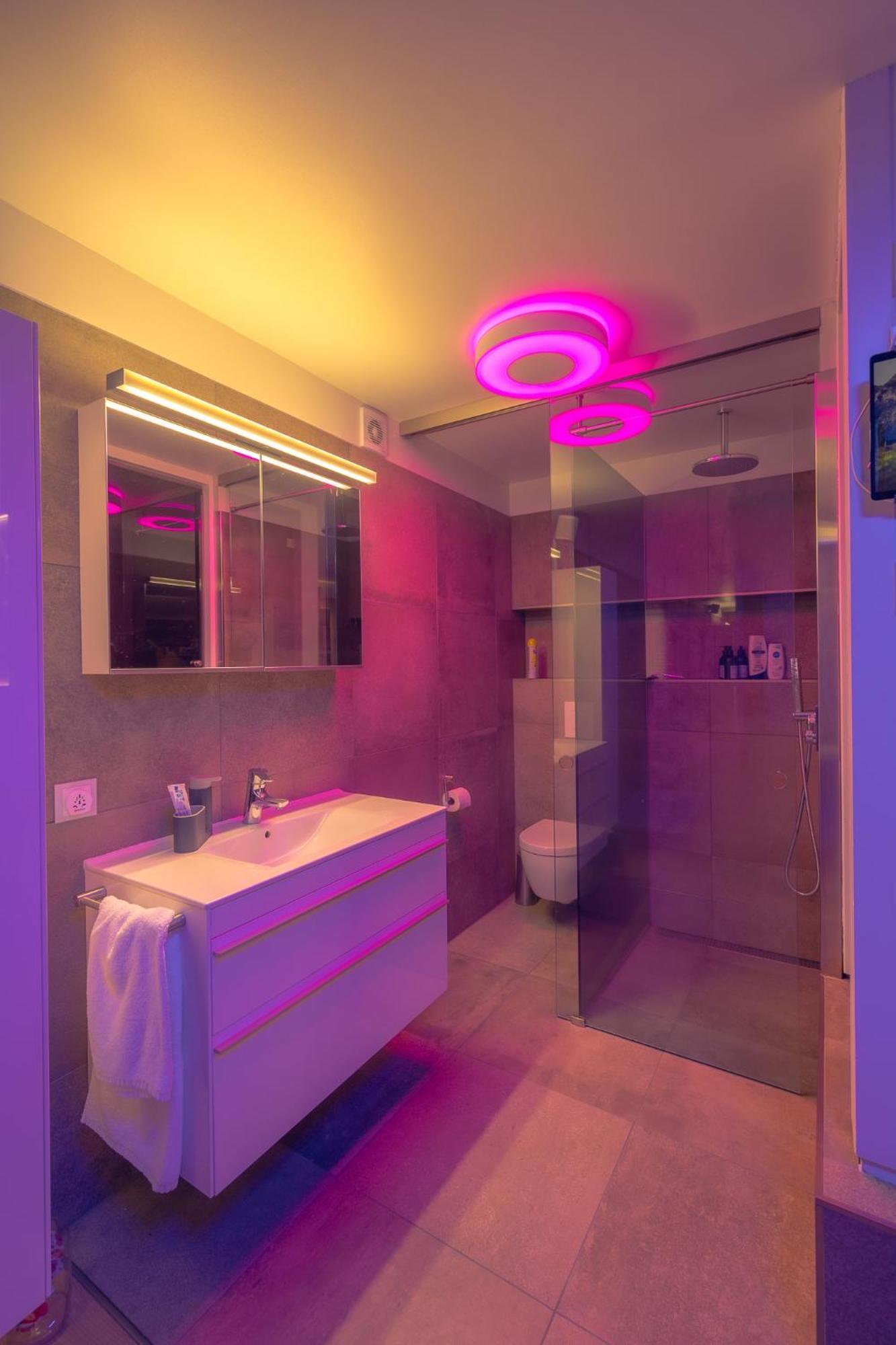 Smart Luxury - Private Gym, Hot Tub & Sauna Keflavik Bagian luar foto